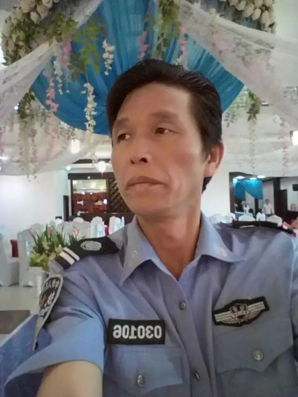 卧窗听雨的第二张照片--湖南男同性恋服务网